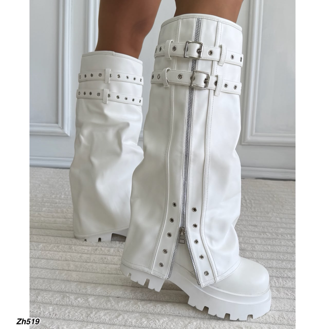 Bota caña alta blanco doblez cierre y correas plateado suela 6cm HX3167-B9578